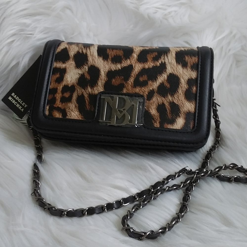 NWT BADGLEY MISCHKA VEGAN CROSSBODY BAG CLUTCH